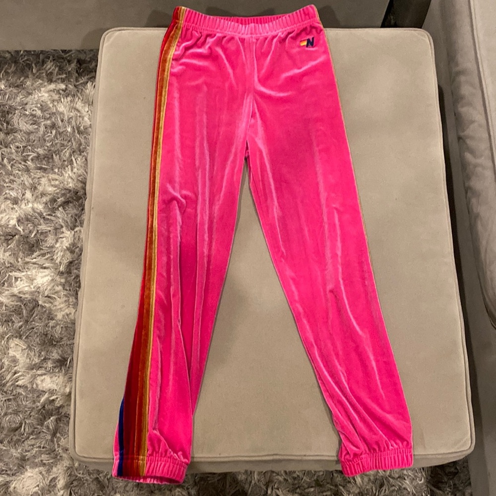 EUC PINK VELOUR SWEATPANTS